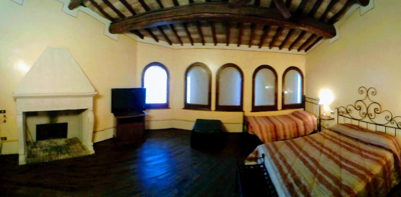 Camere Della Vecchia Posta Trevi Exterior foto